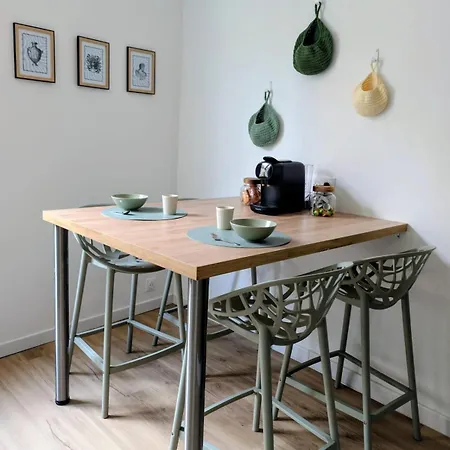 L'ecrin De Senlis, Elegant 2 Pieces, Centre-ville Avec Parking Public A Proximite
